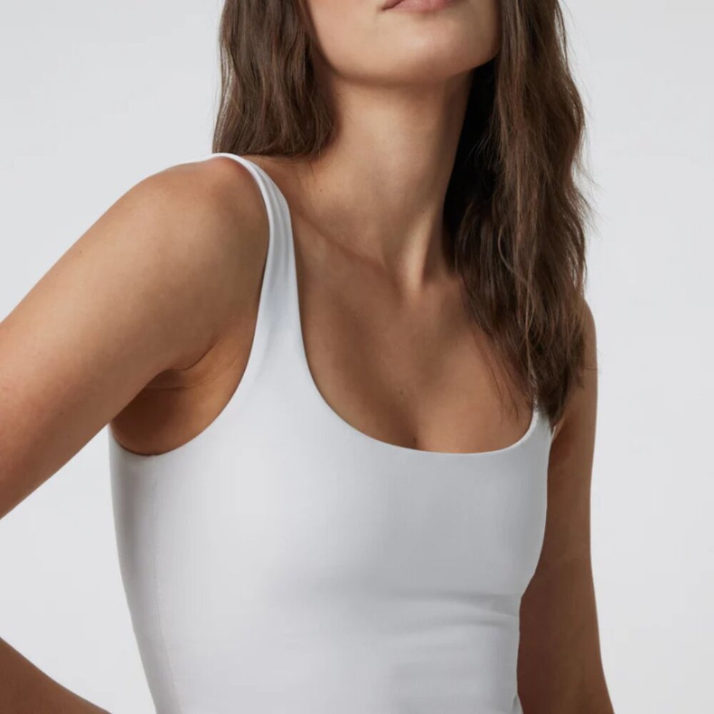 Vuori Daily Crop - White XS